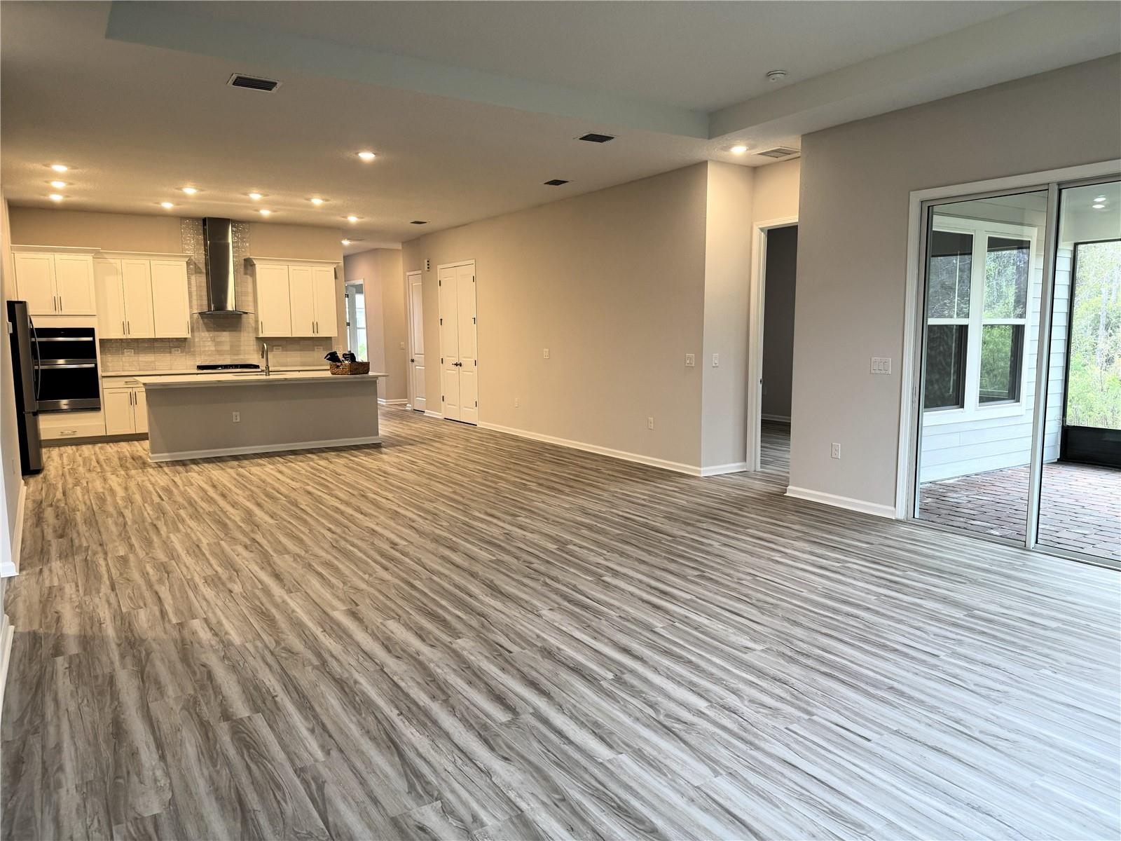 Image 19 of 42 For 6 Blue Grotto Place