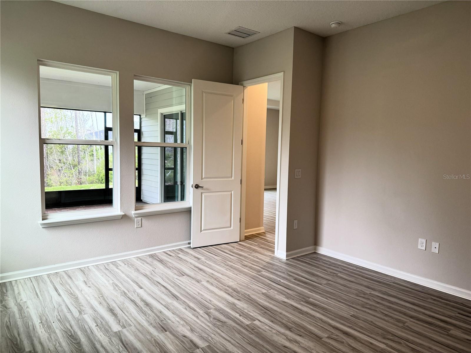 Image 21 of 42 For 6 Blue Grotto Place