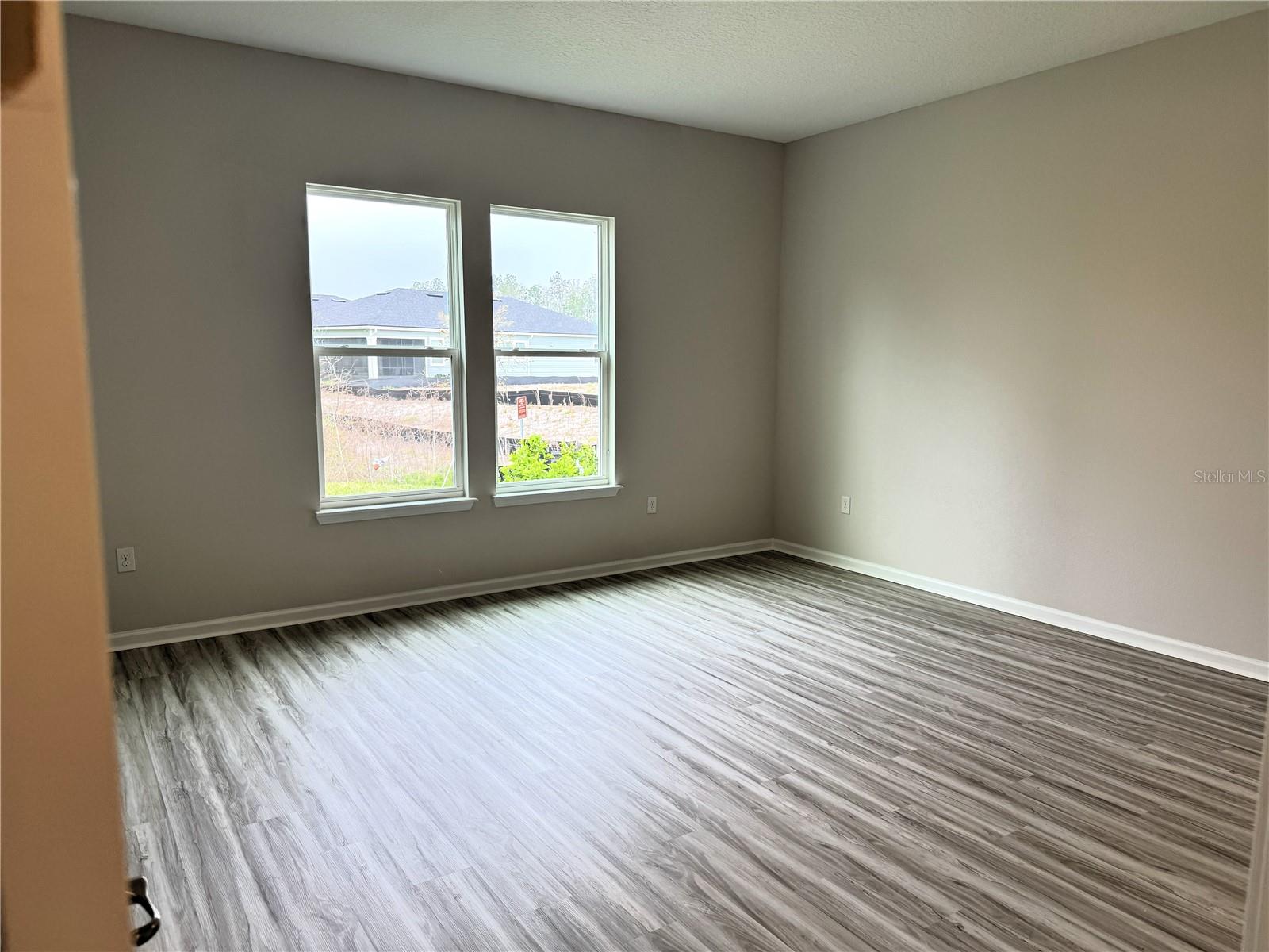 Image 27 of 42 For 6 Blue Grotto Place