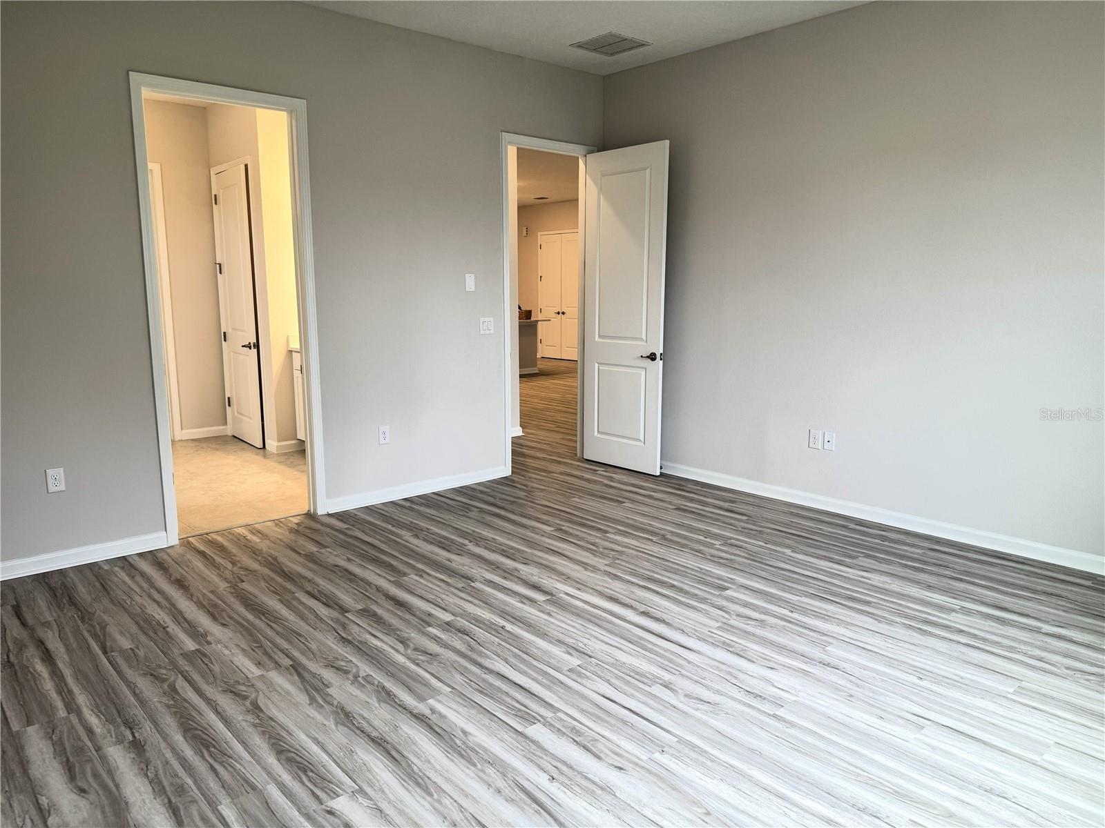 Image 28 of 42 For 6 Blue Grotto Place