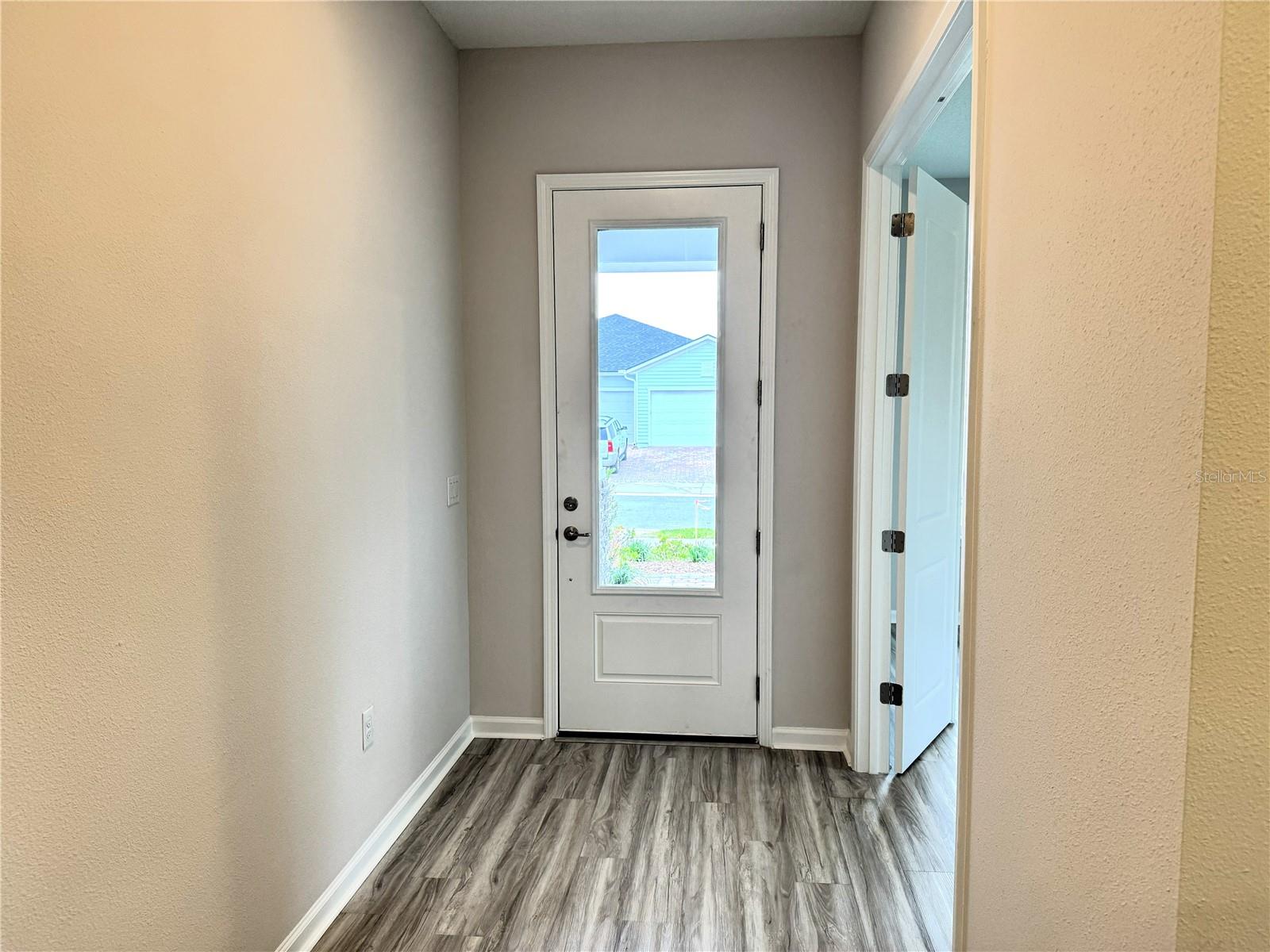 Image 3 of 42 For 6 Blue Grotto Place