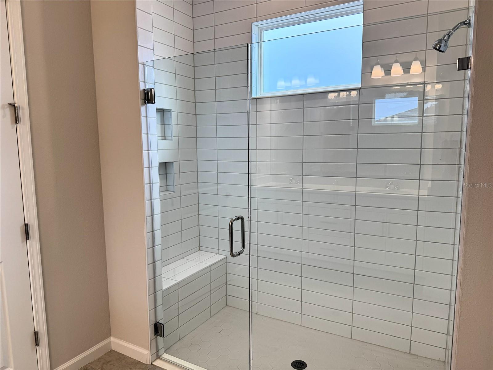 Image 31 of 42 For 6 Blue Grotto Place