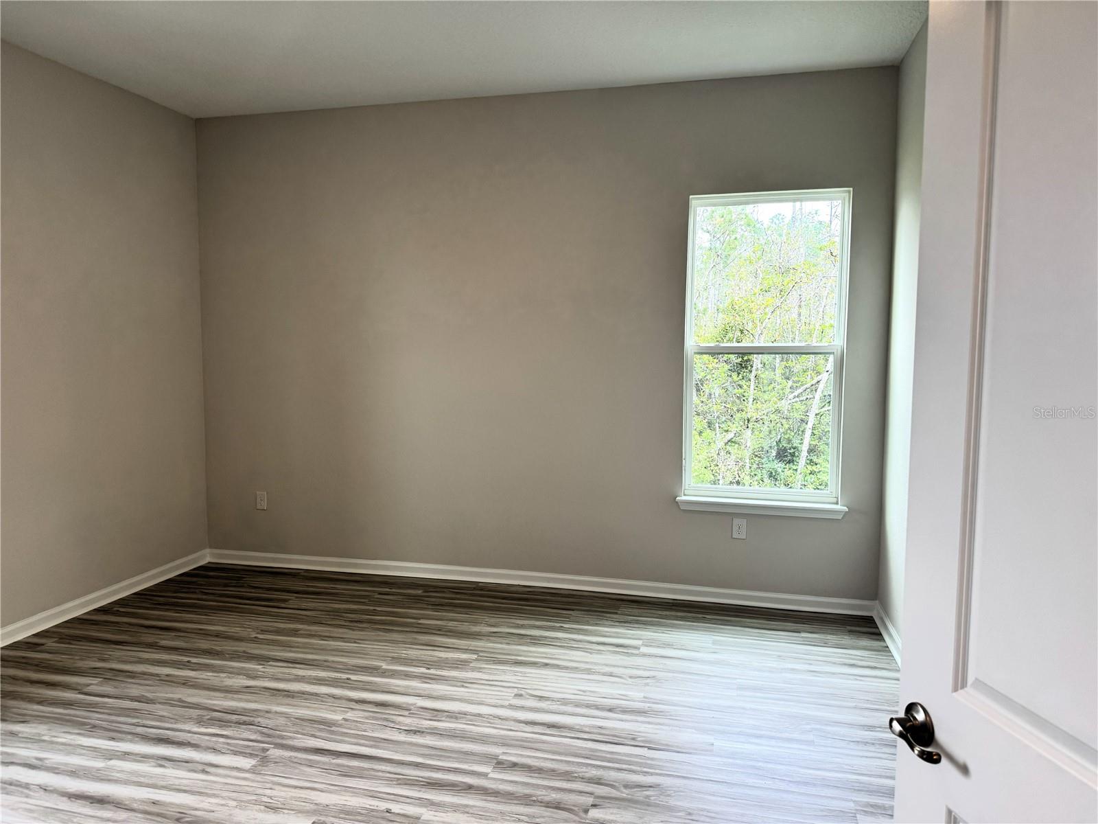 Image 5 of 42 For 6 Blue Grotto Place