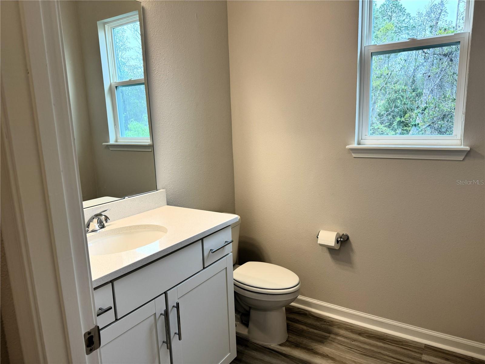 Image 8 of 42 For 6 Blue Grotto Place