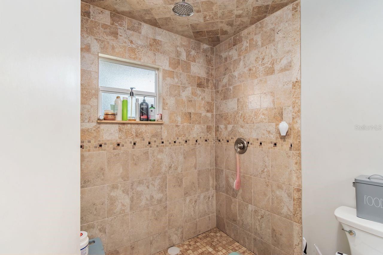 Image 21 of 61 For 701 49th Avenue