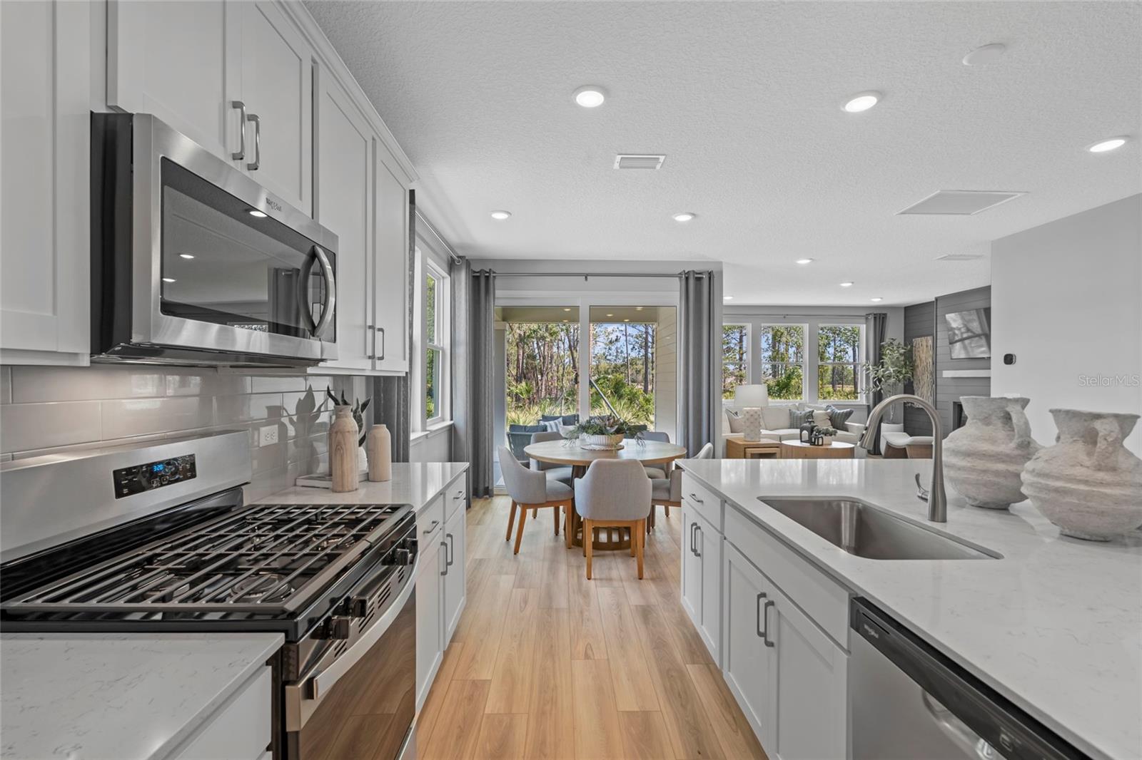 Image 10 of 40 For 33 Perseus Avenue