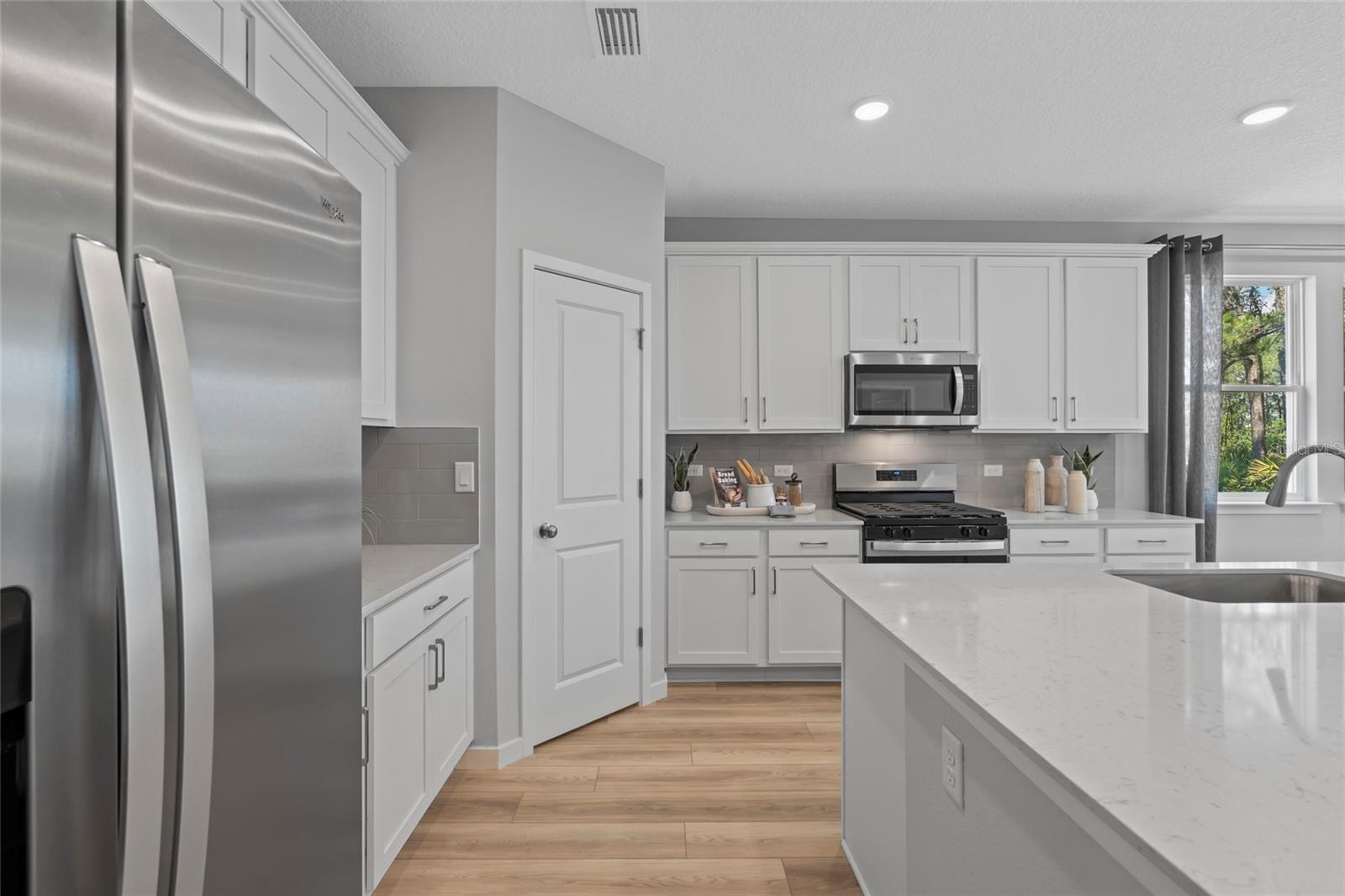 Image 9 of 40 For 33 Perseus Avenue