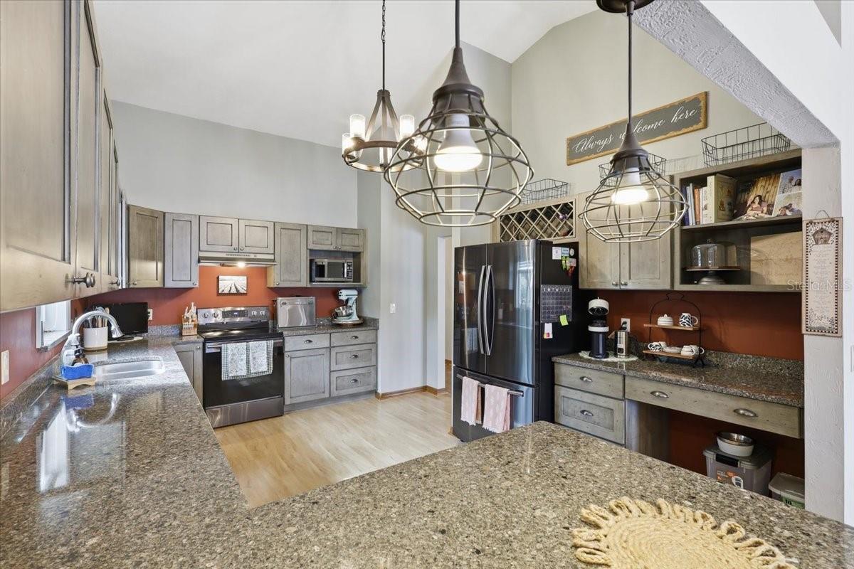 Image 11 of 61 For 918 Gallberry Court