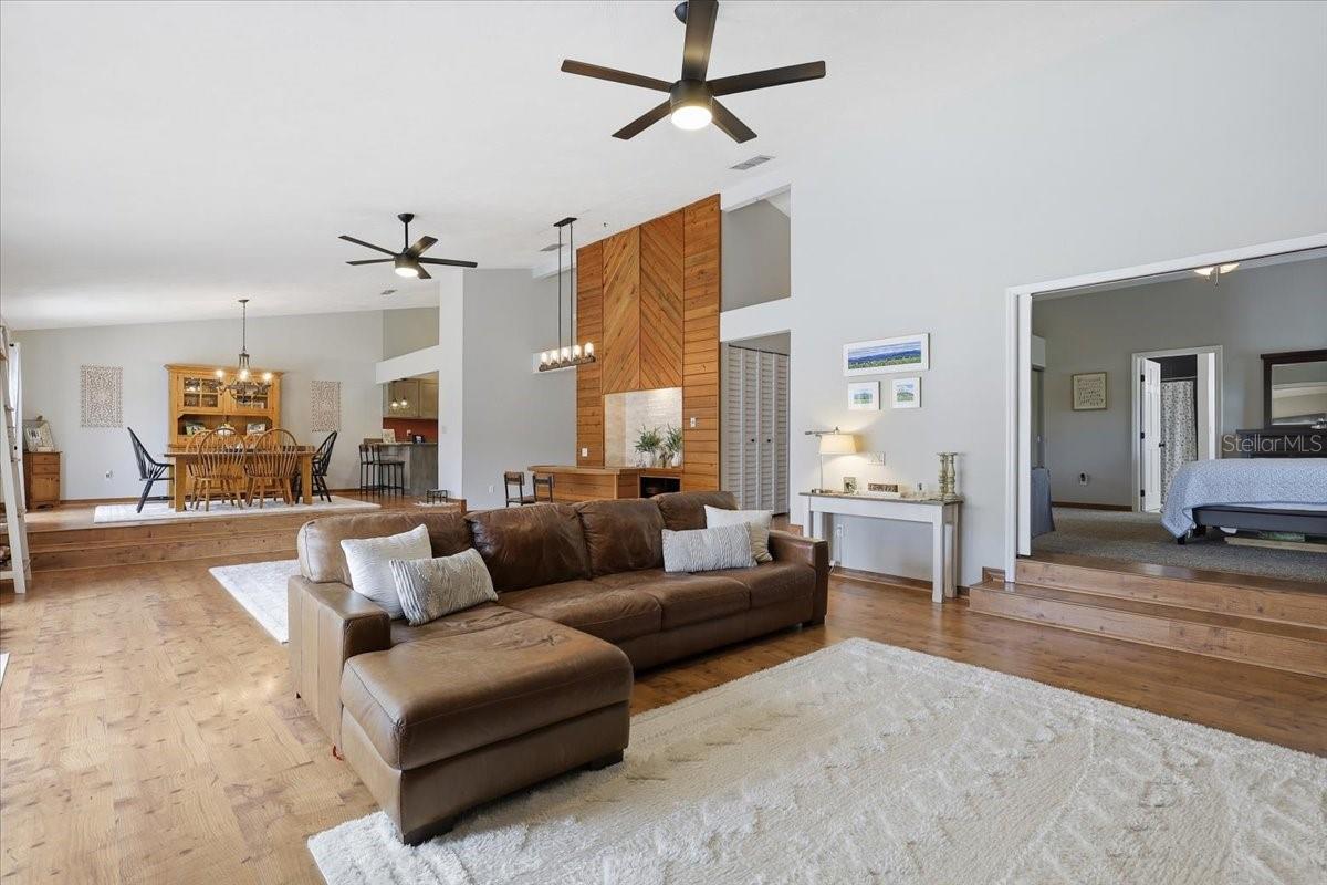 Image 16 of 61 For 918 Gallberry Court