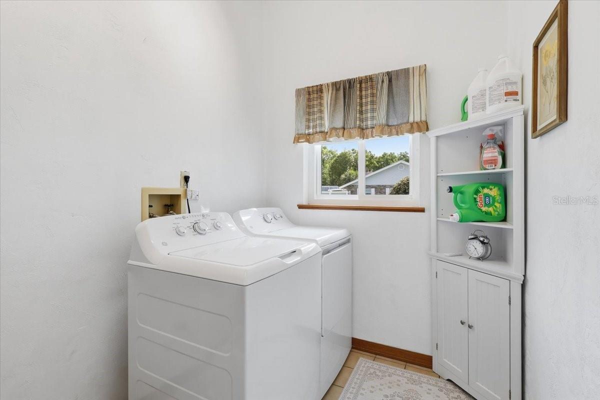 Image 31 of 61 For 918 Gallberry Court