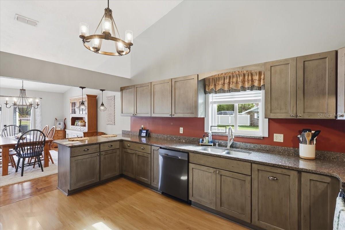 Image 8 of 61 For 918 Gallberry Court