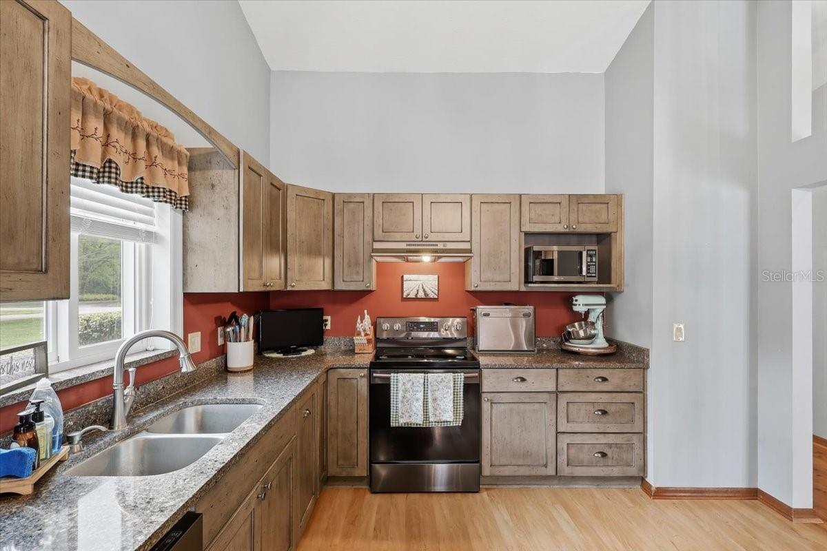 Image 9 of 61 For 918 Gallberry Court