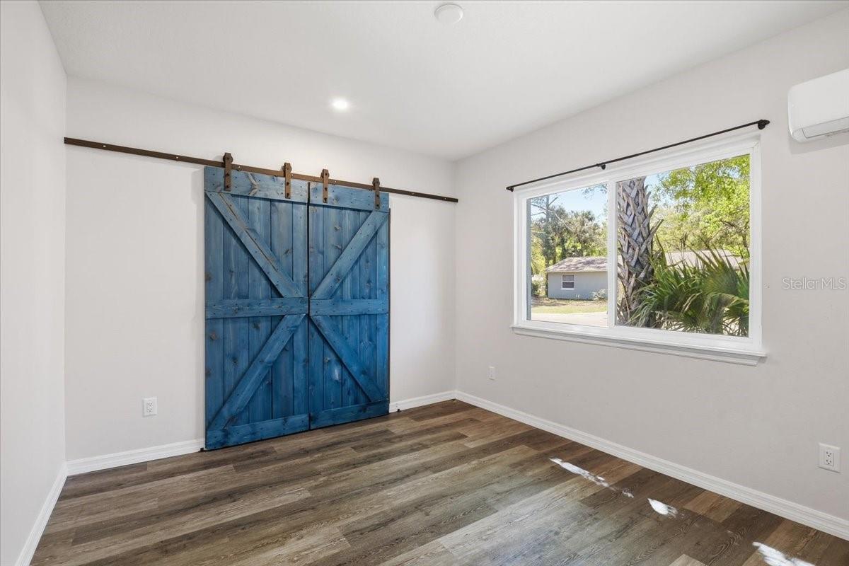 Image 12 of 31 For 600 Holden Avenue