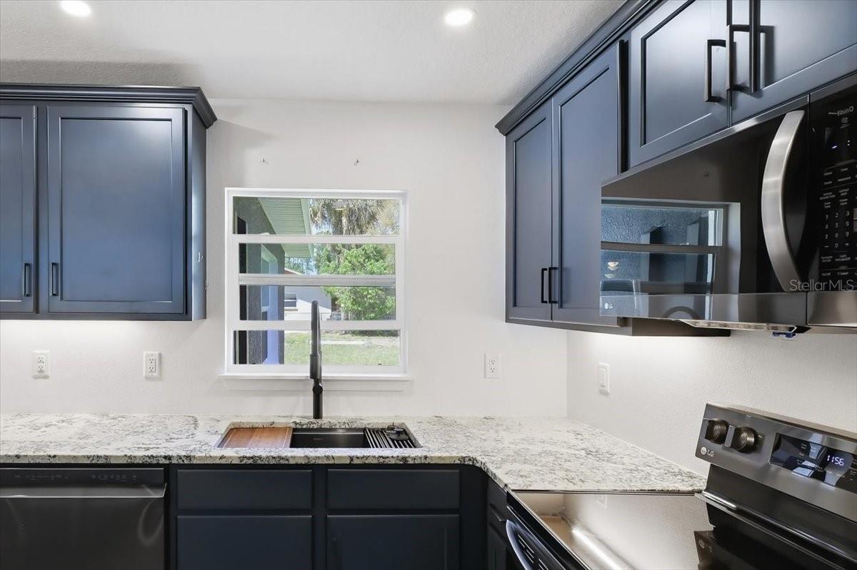 Image 14 of 31 For 600 Holden Avenue