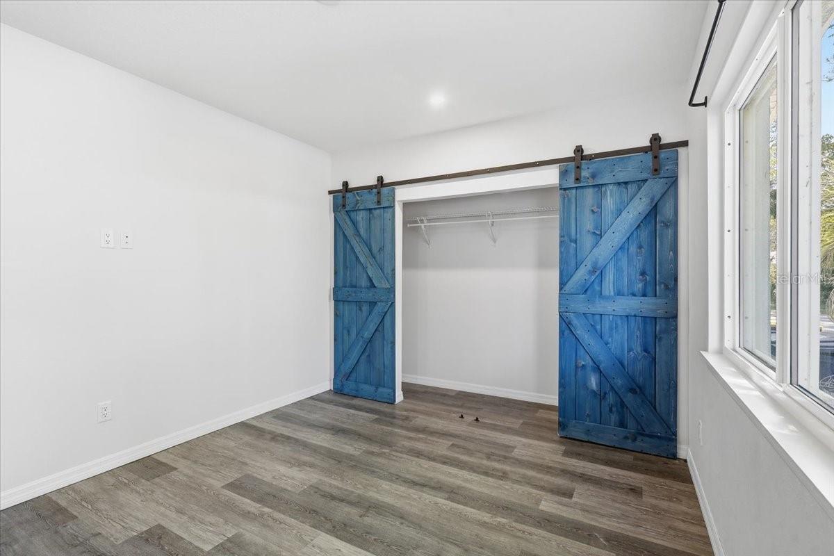 Image 29 of 31 For 600 Holden Avenue