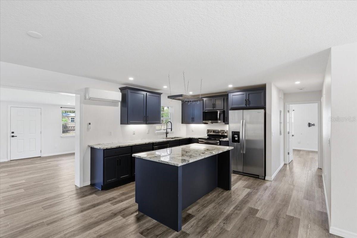 Image 3 of 31 For 600 Holden Avenue