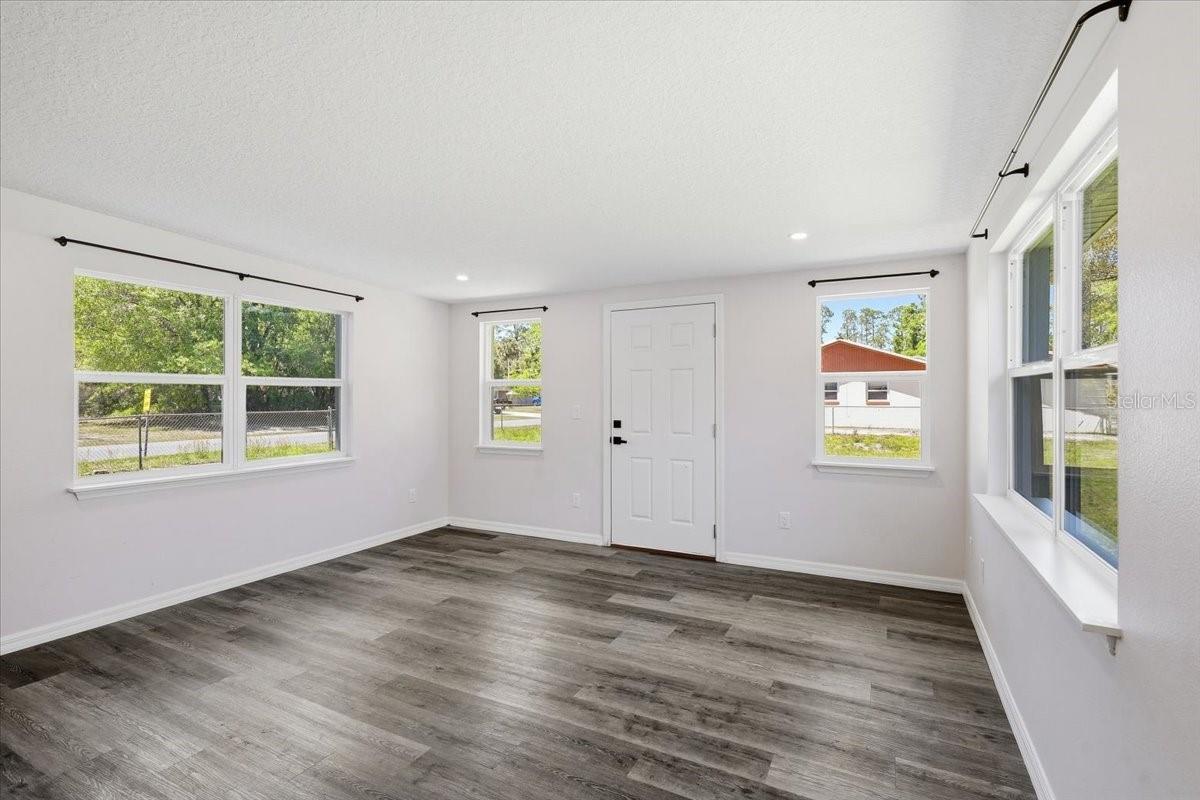 Image 6 of 31 For 600 Holden Avenue