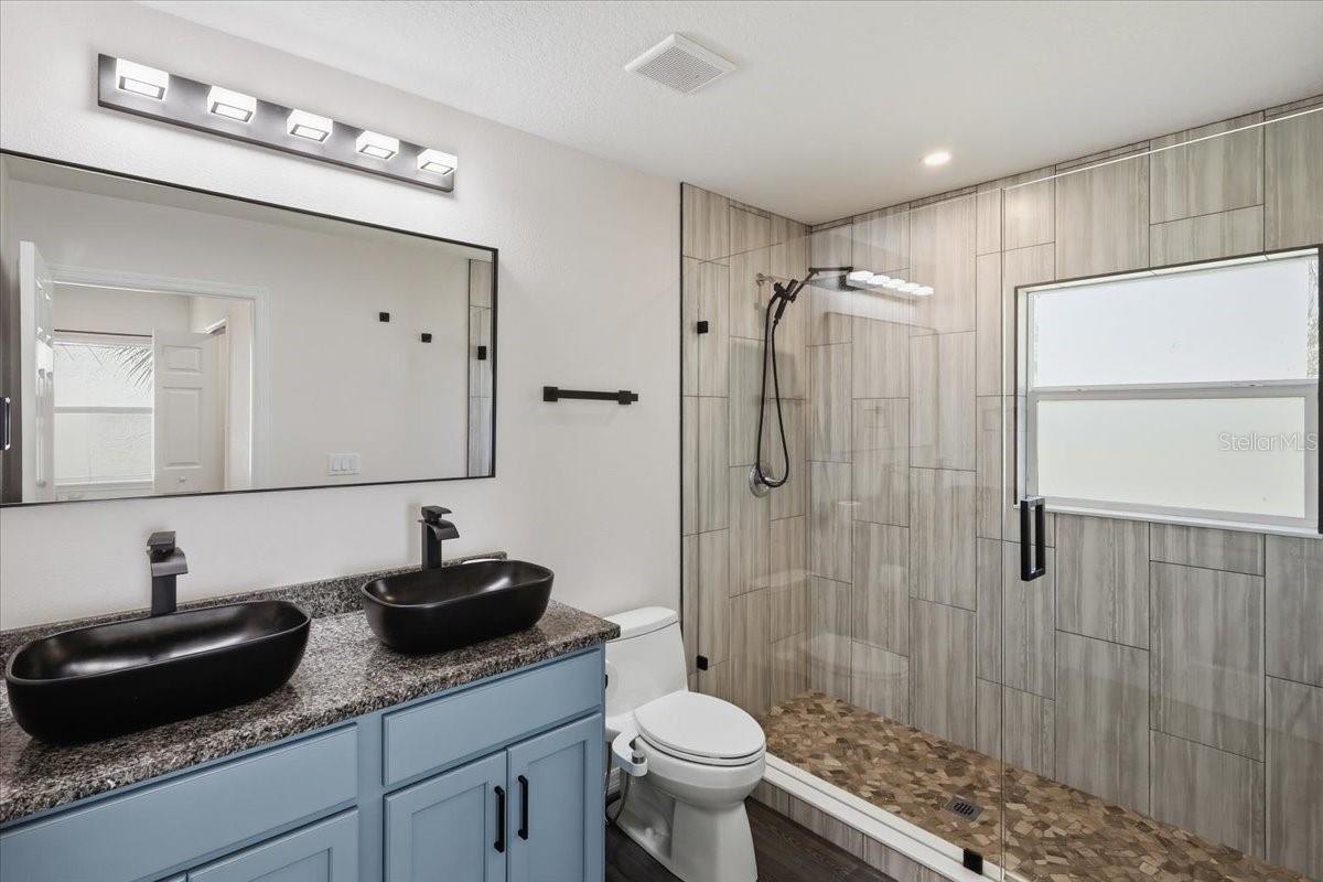 Image 8 of 31 For 600 Holden Avenue