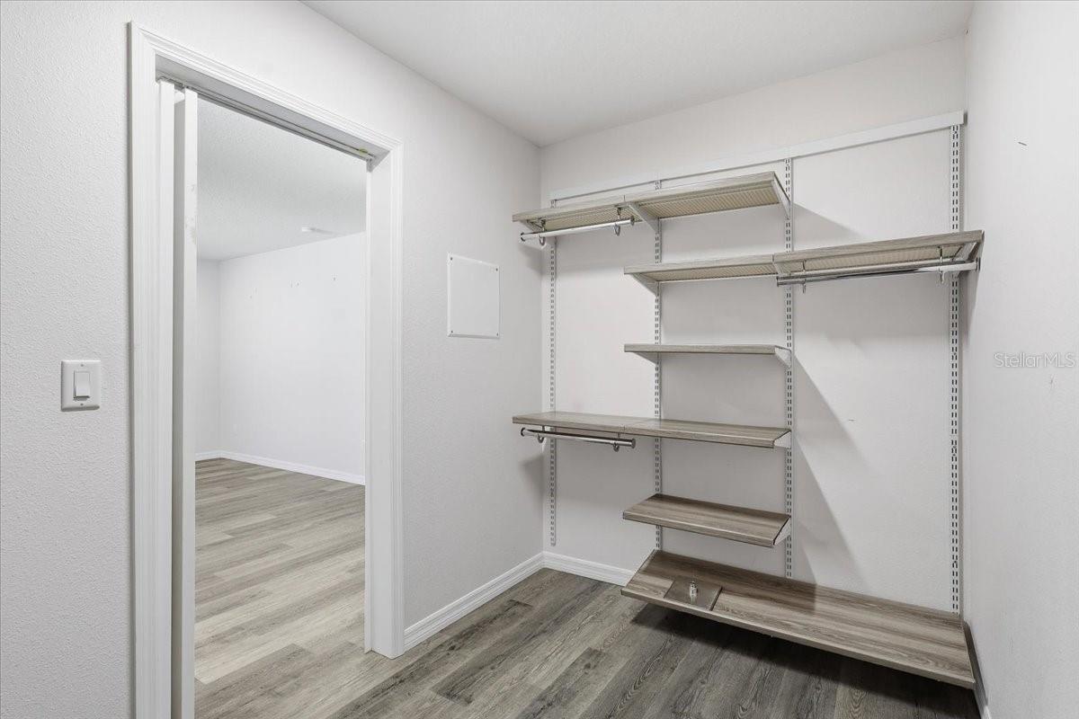 Image 9 of 31 For 600 Holden Avenue