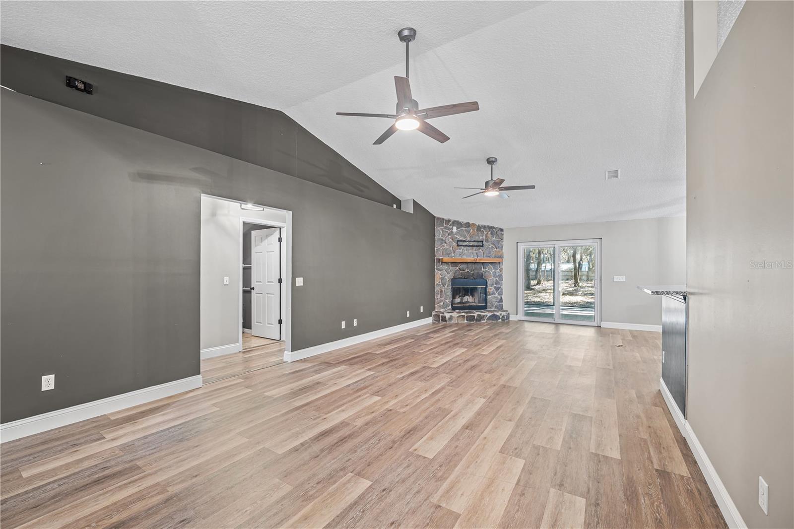 Image 20 of 68 For 2950 Kings Road