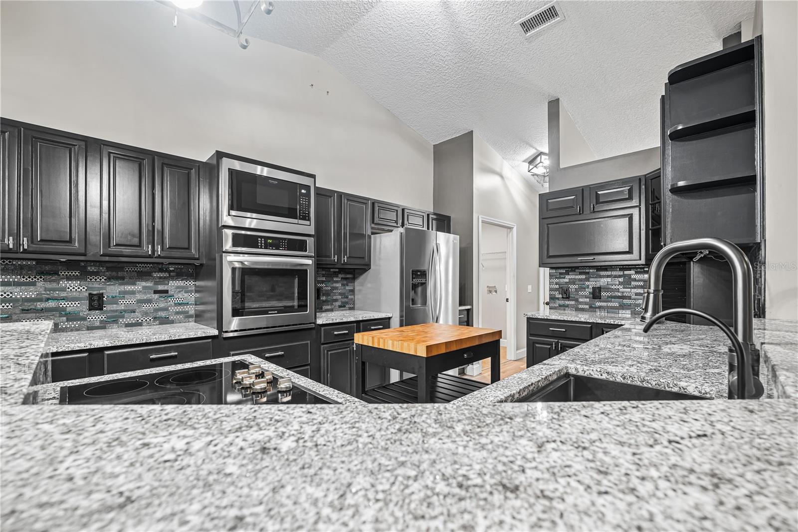 Image 35 of 68 For 2950 Kings Road