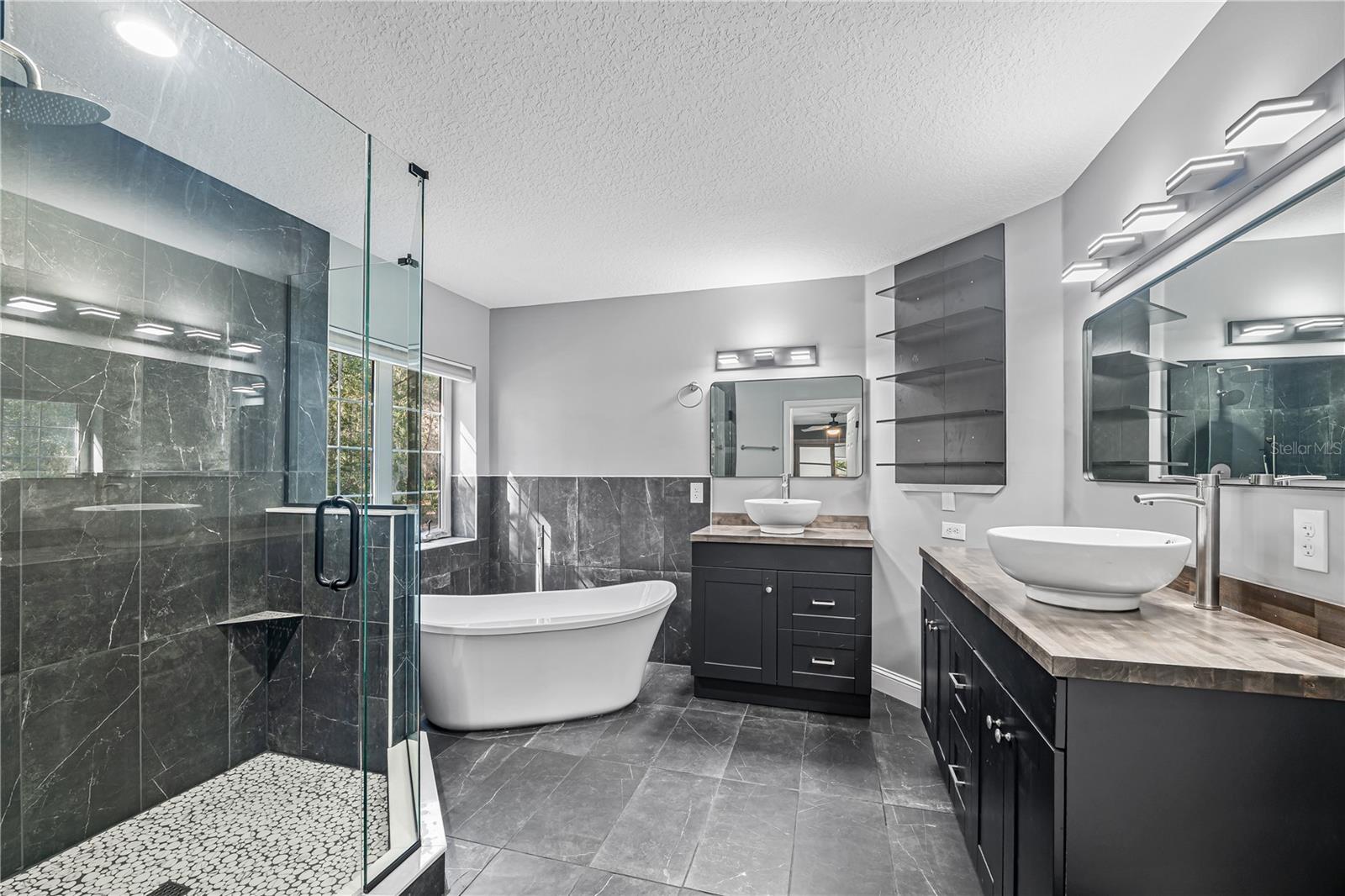 Image 38 of 68 For 2950 Kings Road