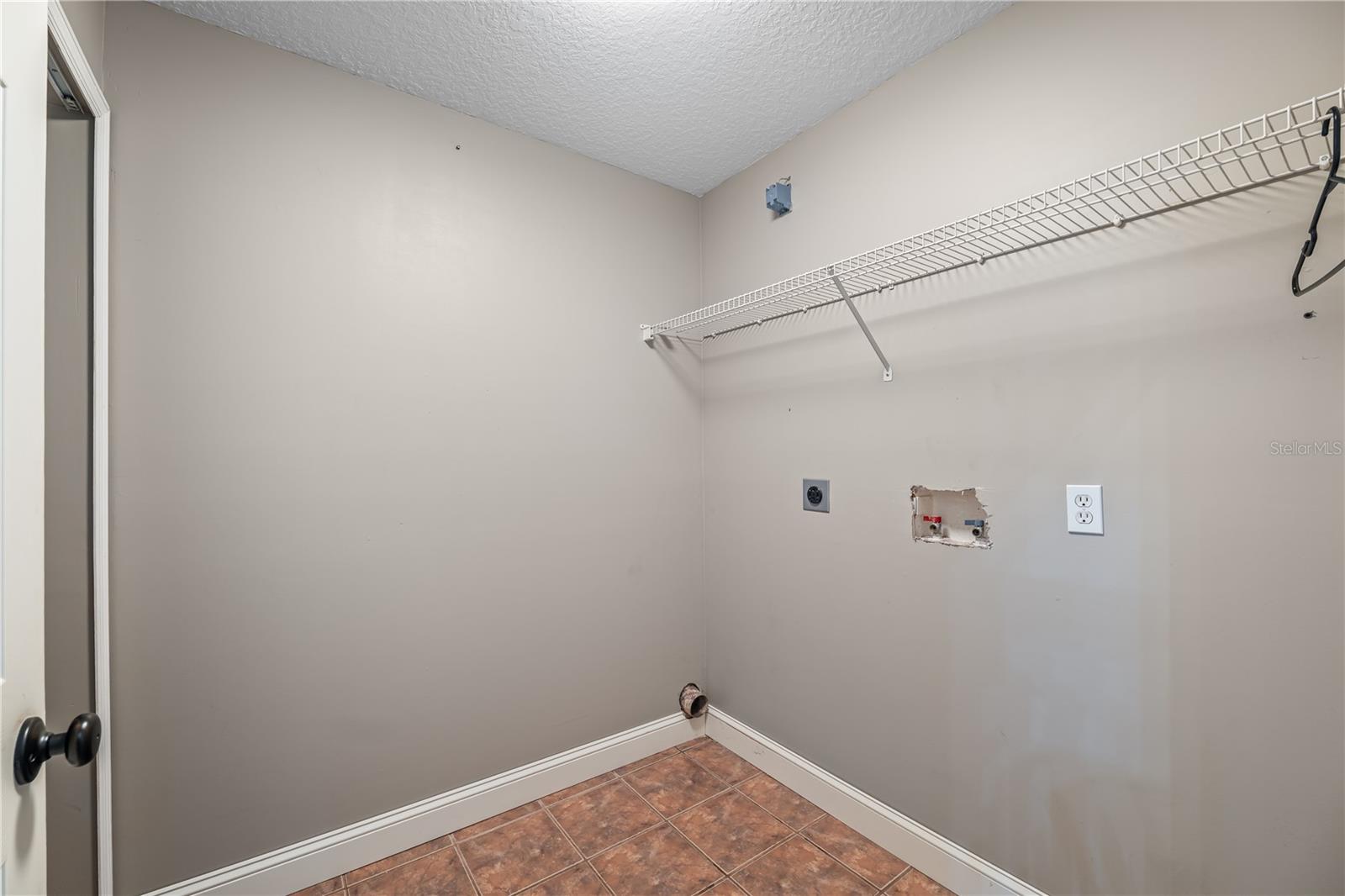 Image 43 of 68 For 2950 Kings Road