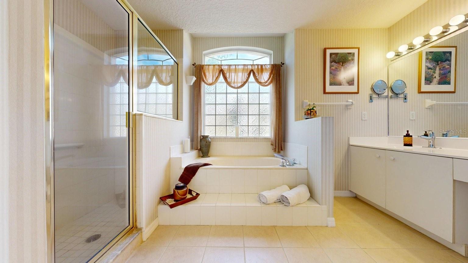 Image 13 of 40 For 12 Ormond Green Boulevard