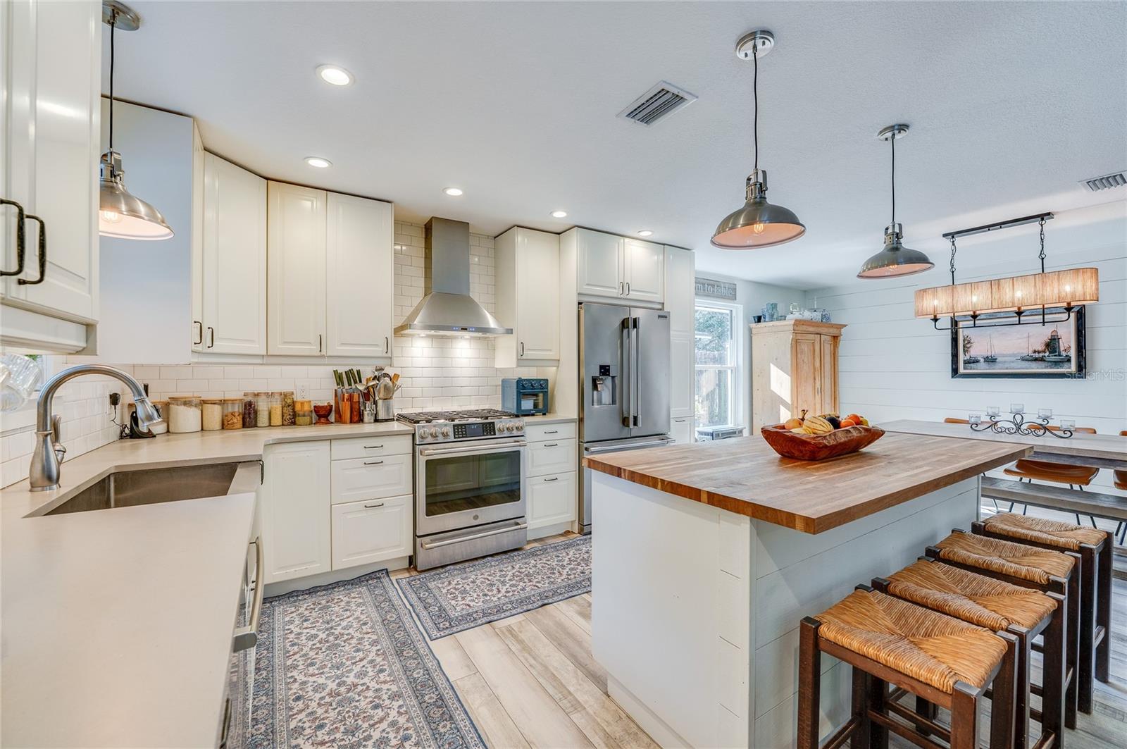 Image 13 of 61 For 871 Lindenwood Circle E