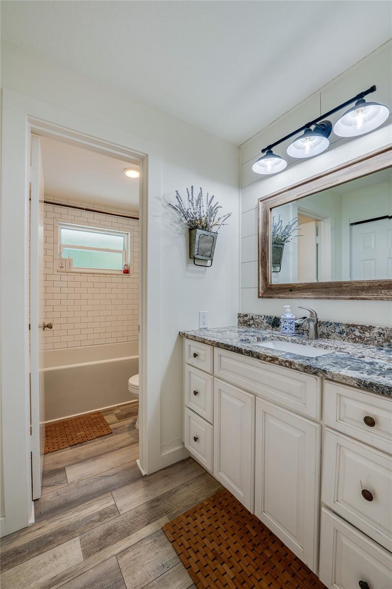 Image 22 of 61 For 871 Lindenwood Circle E