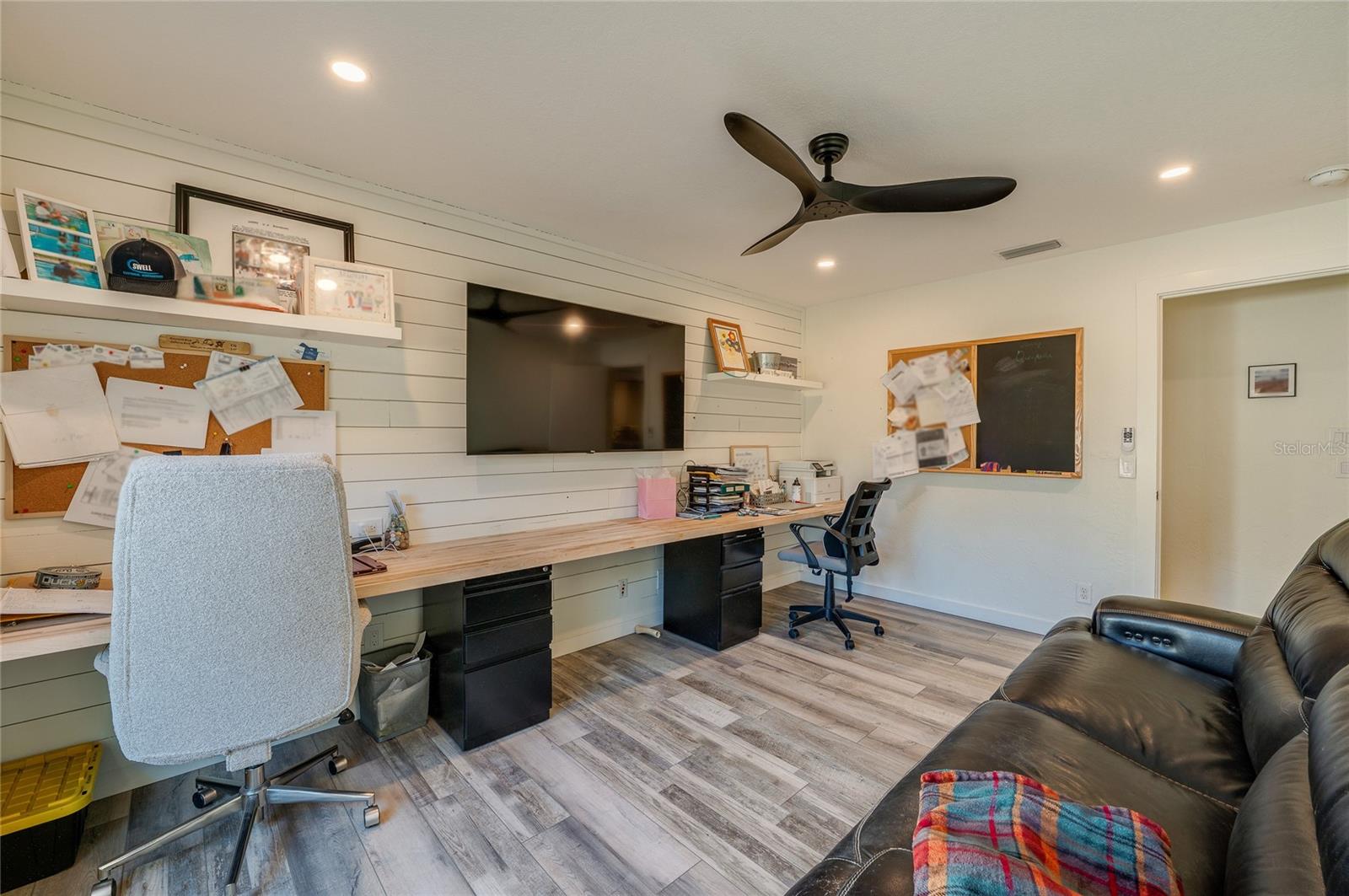 Image 27 of 61 For 871 Lindenwood Circle E