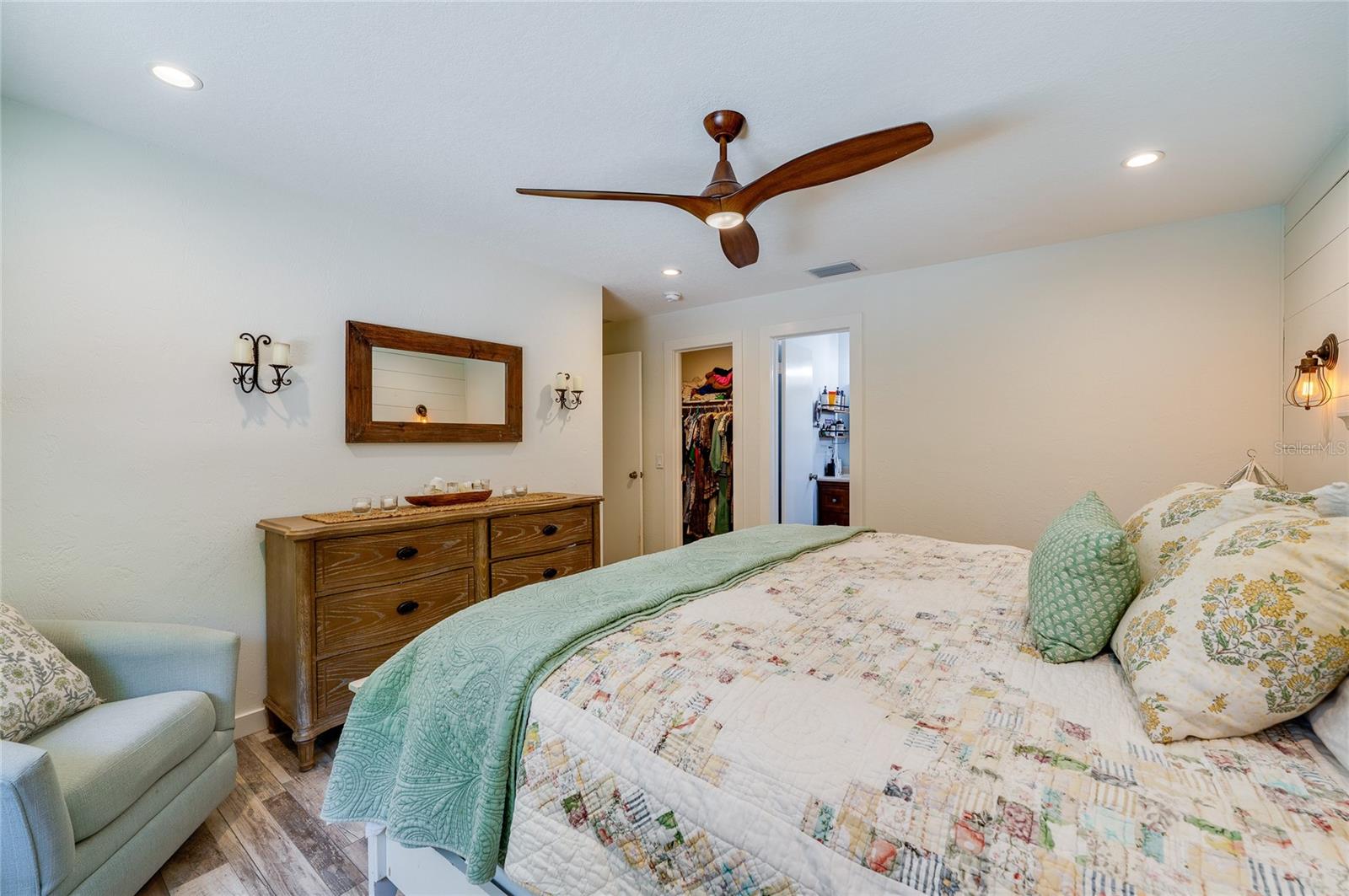 Image 29 of 61 For 871 Lindenwood Circle E