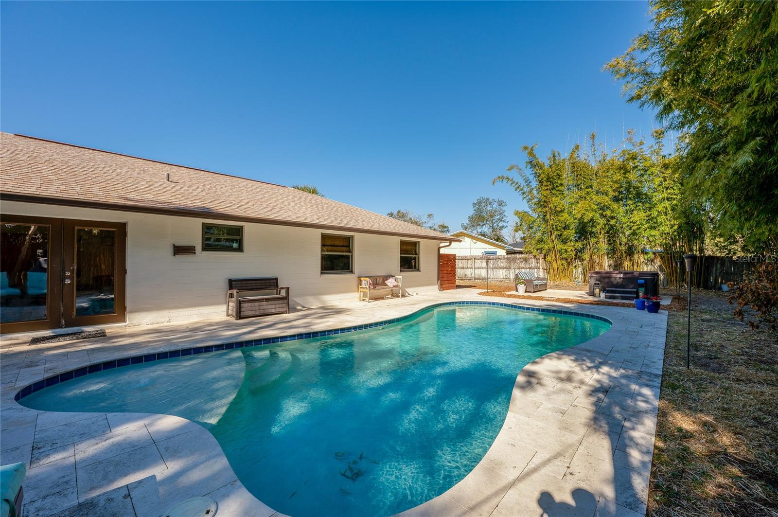 Image 3 of 61 For 871 Lindenwood Circle E