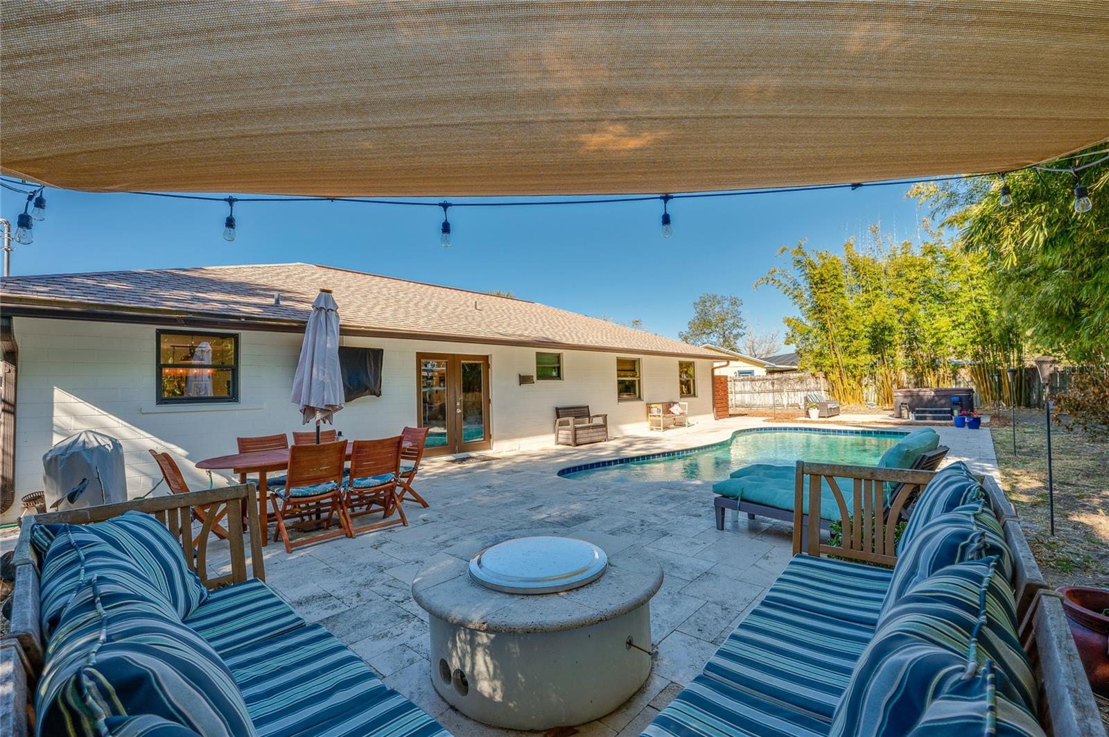 Image 32 of 61 For 871 Lindenwood Circle E