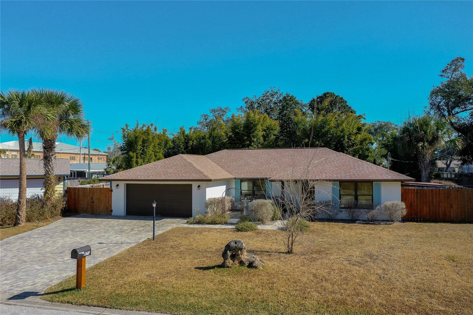 Image 39 of 61 For 871 Lindenwood Circle E