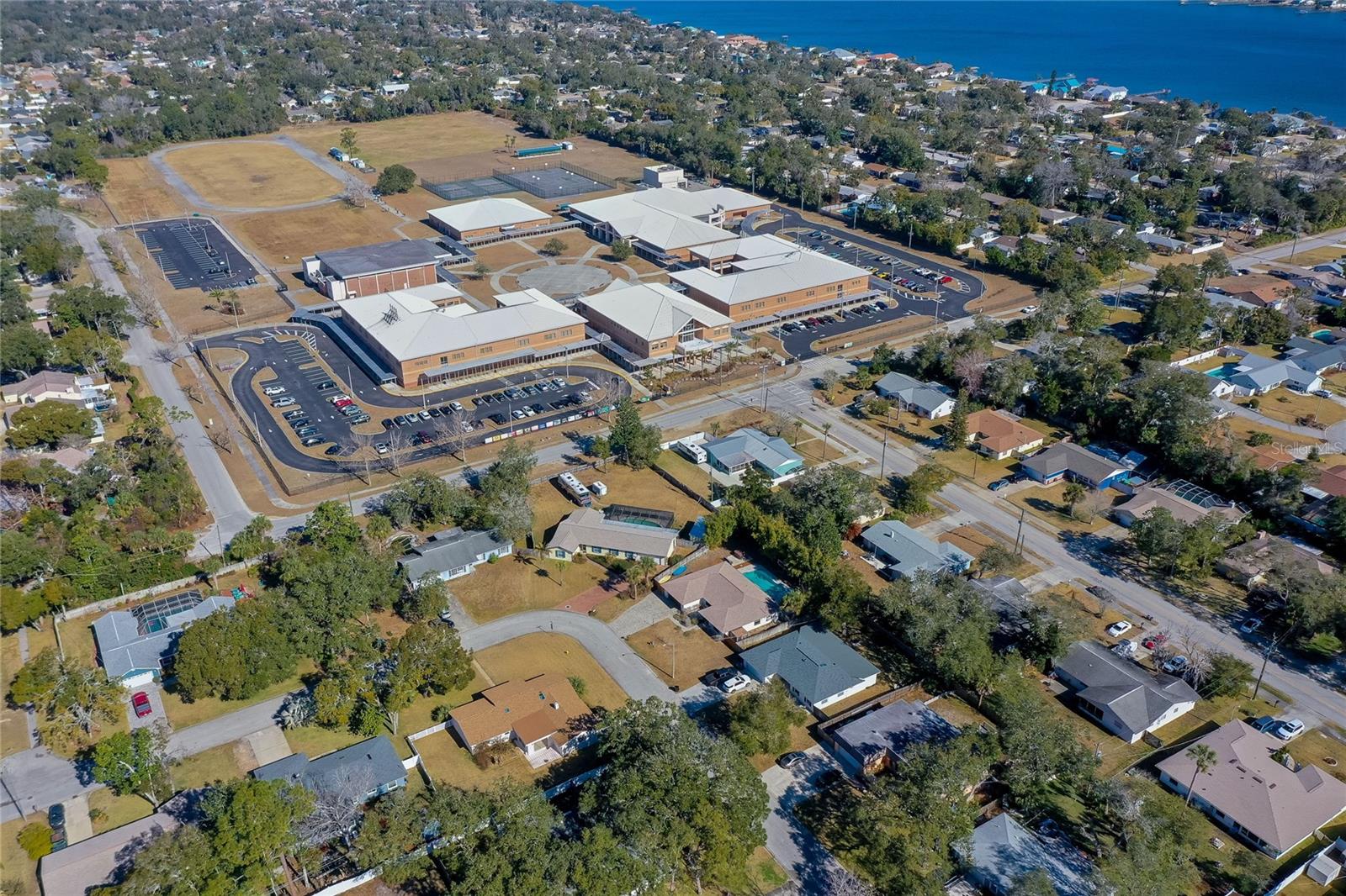 Image 52 of 61 For 871 Lindenwood Circle E