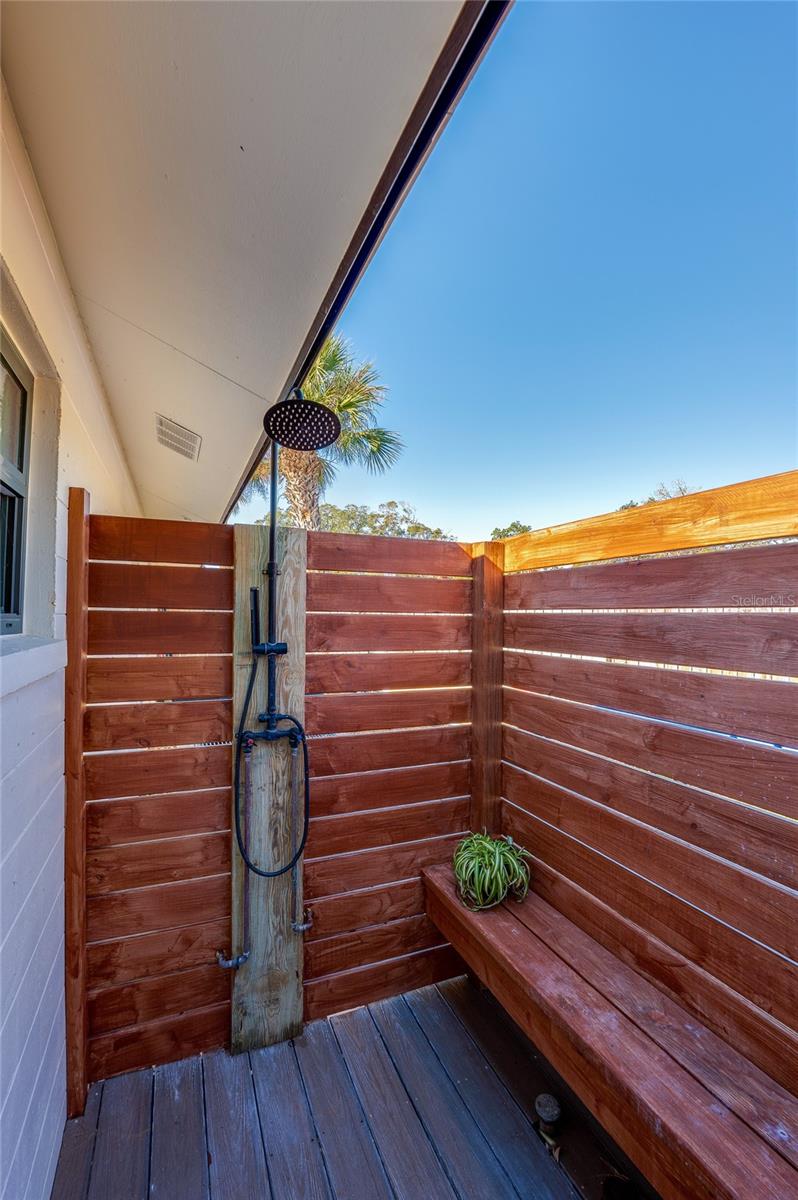 Image 6 of 61 For 871 Lindenwood Circle E