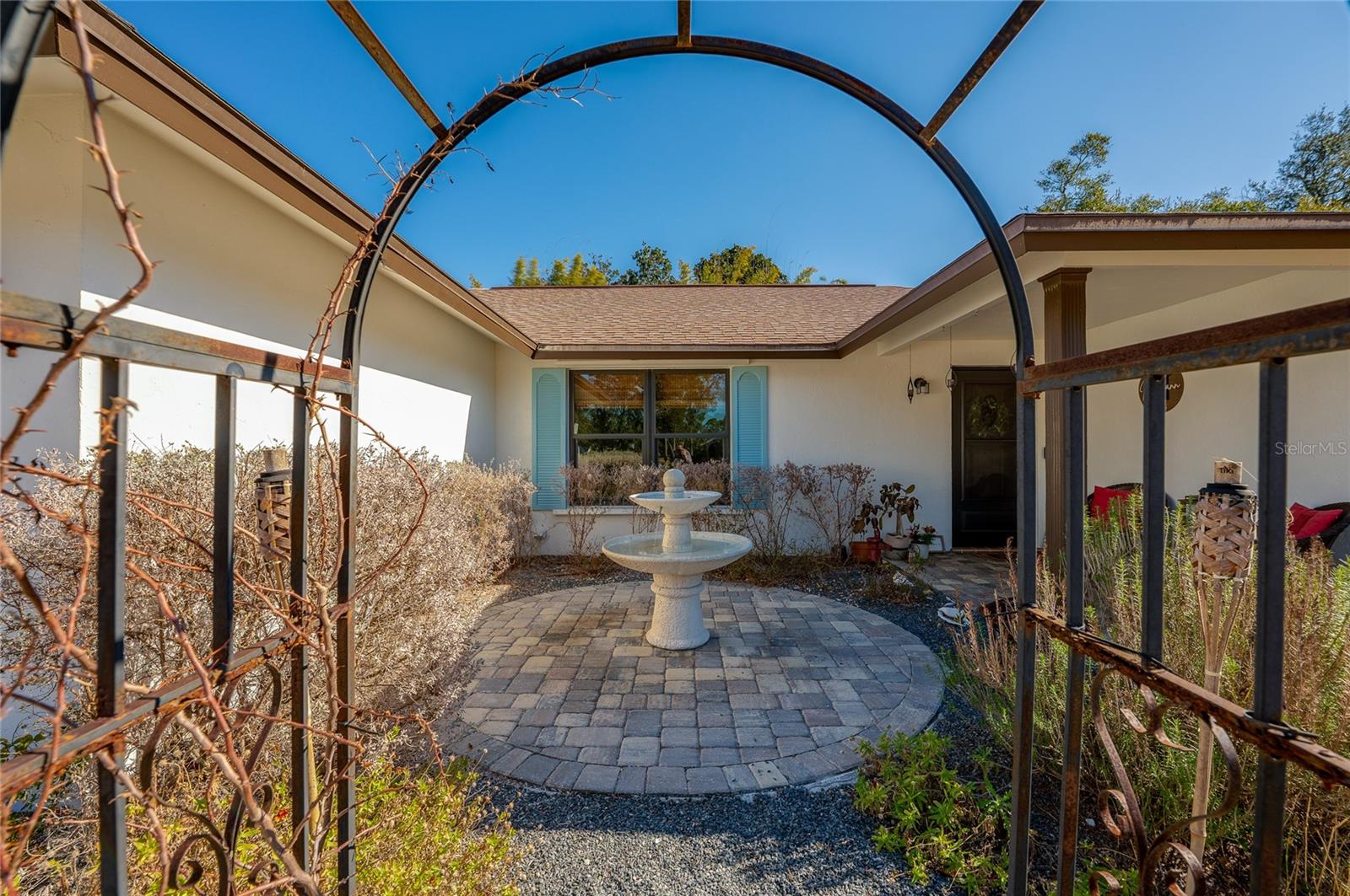 Image 8 of 61 For 871 Lindenwood Circle E