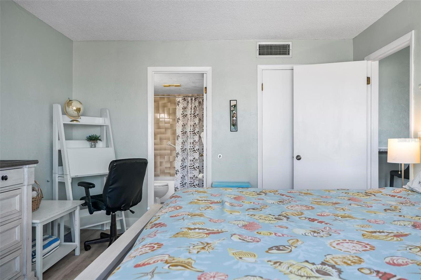 Image 16 of 52 For 3600 Ocean Shore Boulevard 614