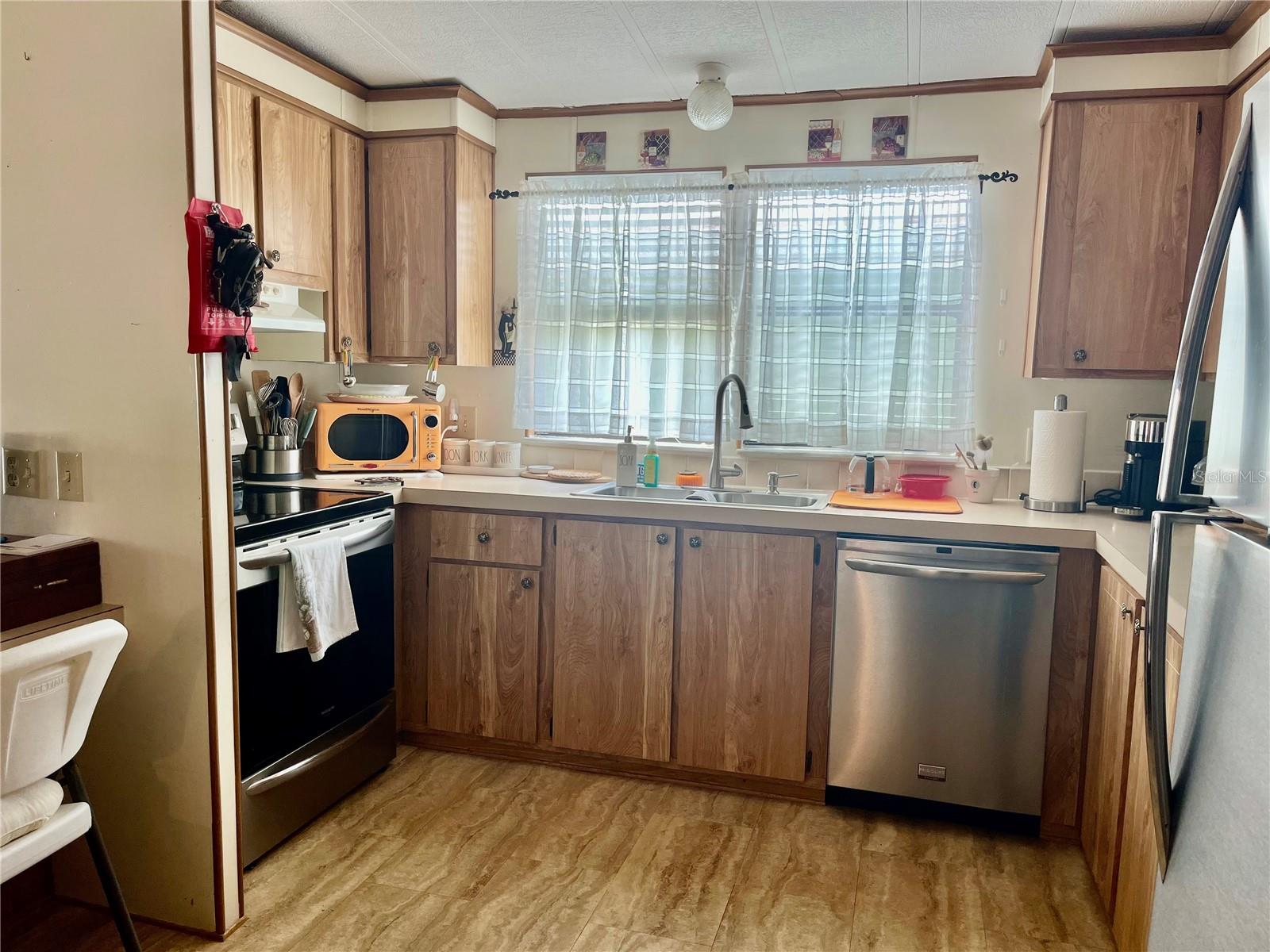 Image 15 of 58 For 4 Windward Drive