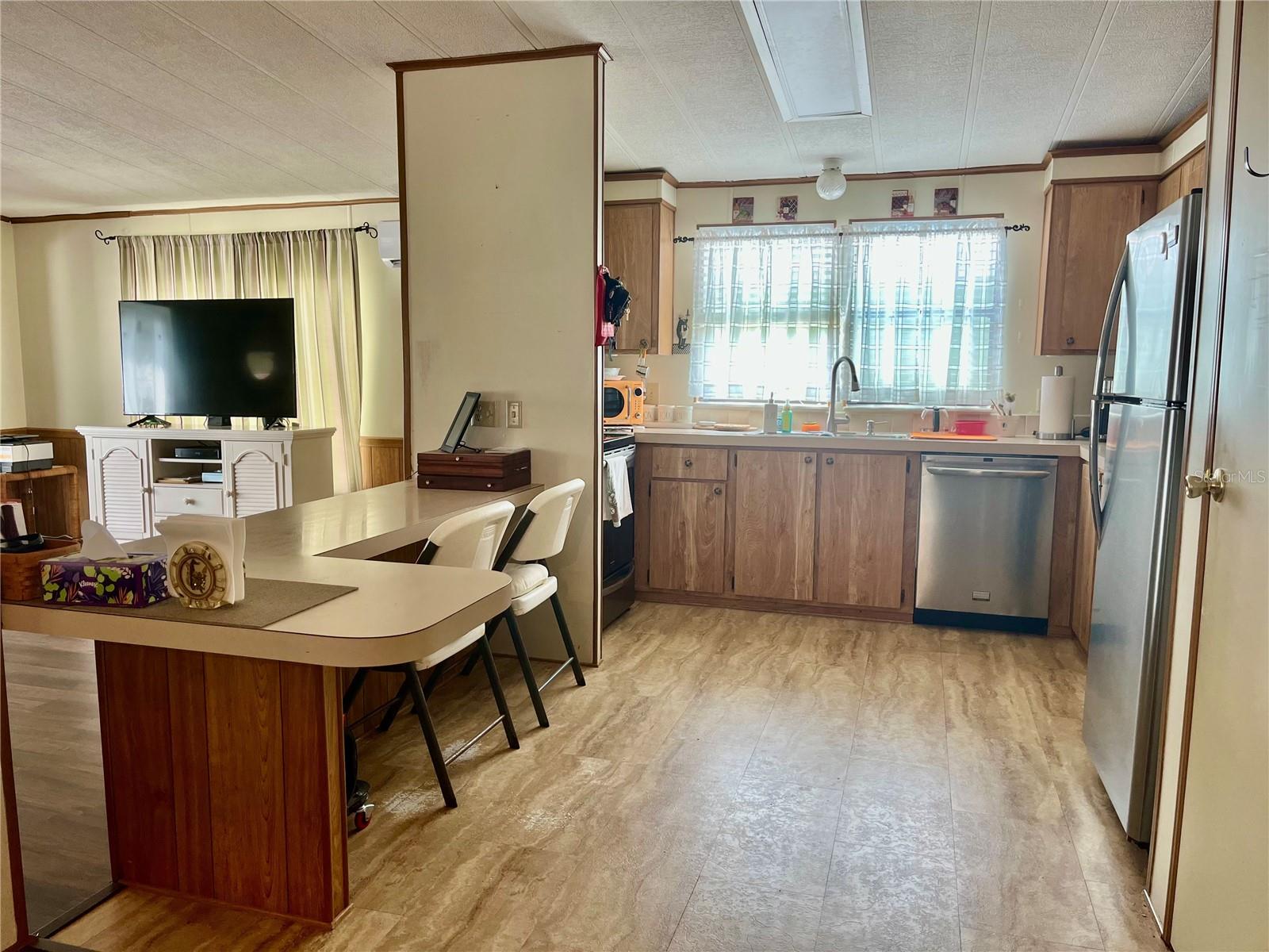 Image 16 of 58 For 4 Windward Drive