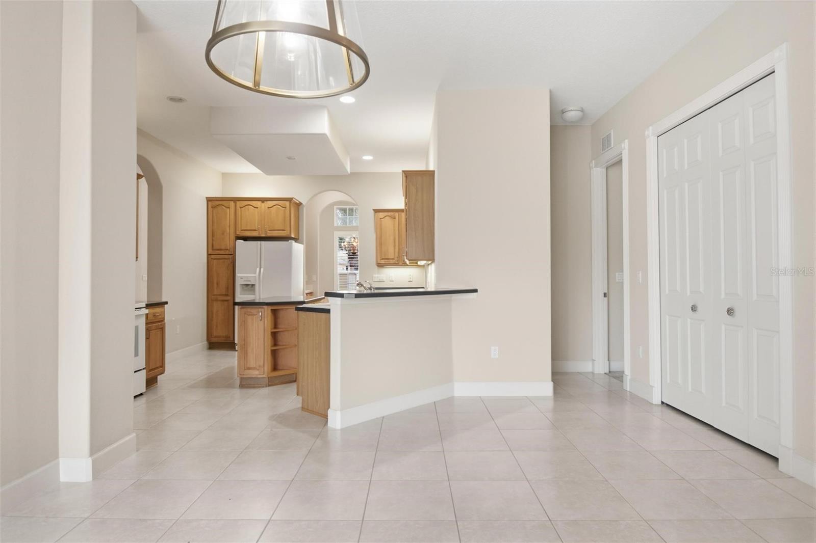 Image 10 of 48 For 21 Eastlake Drive