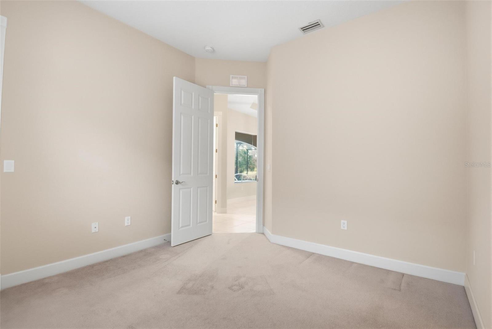 Image 24 of 48 For 21 Eastlake Drive