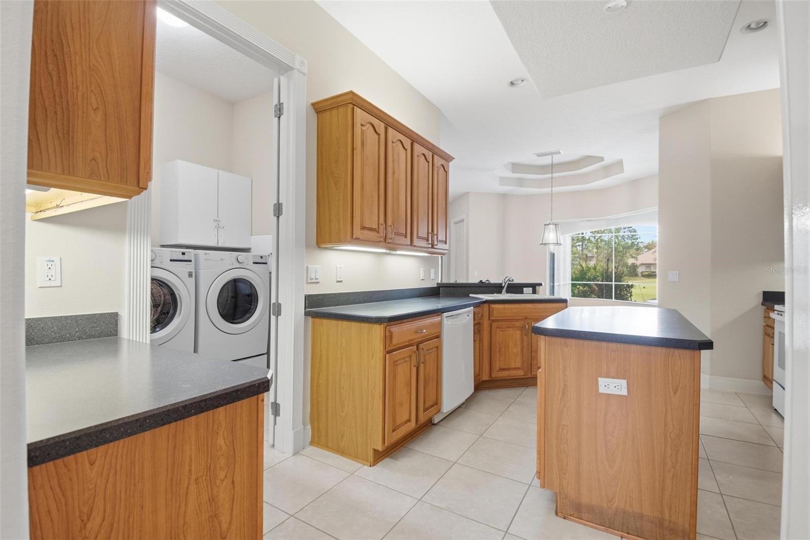 Image 5 of 48 For 21 Eastlake Drive