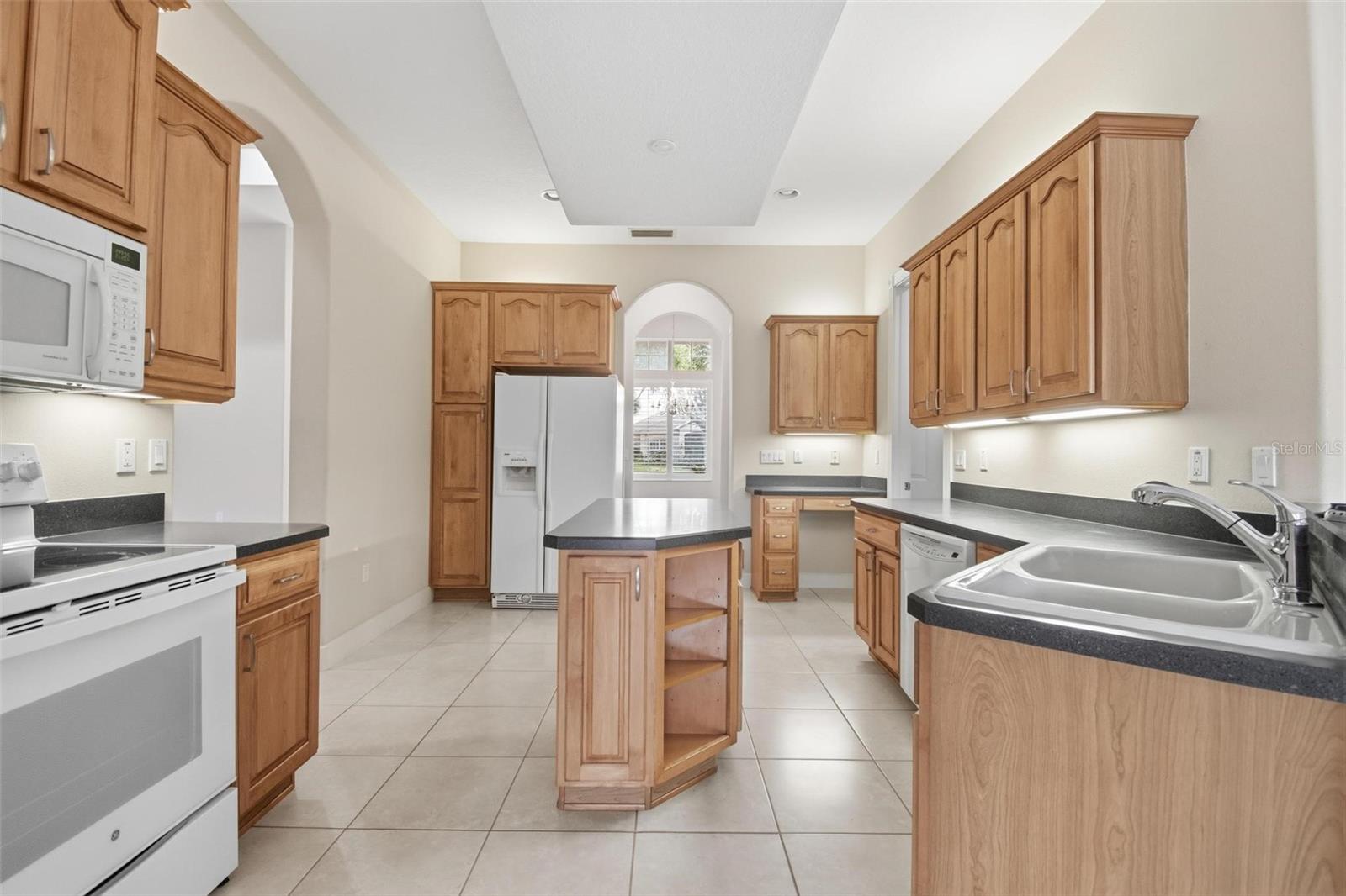 Image 6 of 48 For 21 Eastlake Drive