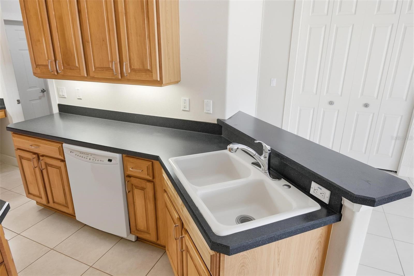 Image 8 of 48 For 21 Eastlake Drive