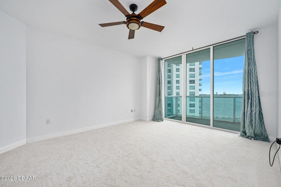 Image 11 of 54 For 231 Riverside Drive 604-1