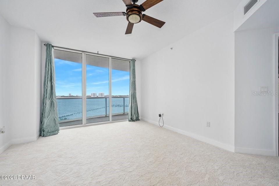 Image 12 of 54 For 231 Riverside Drive 604-1