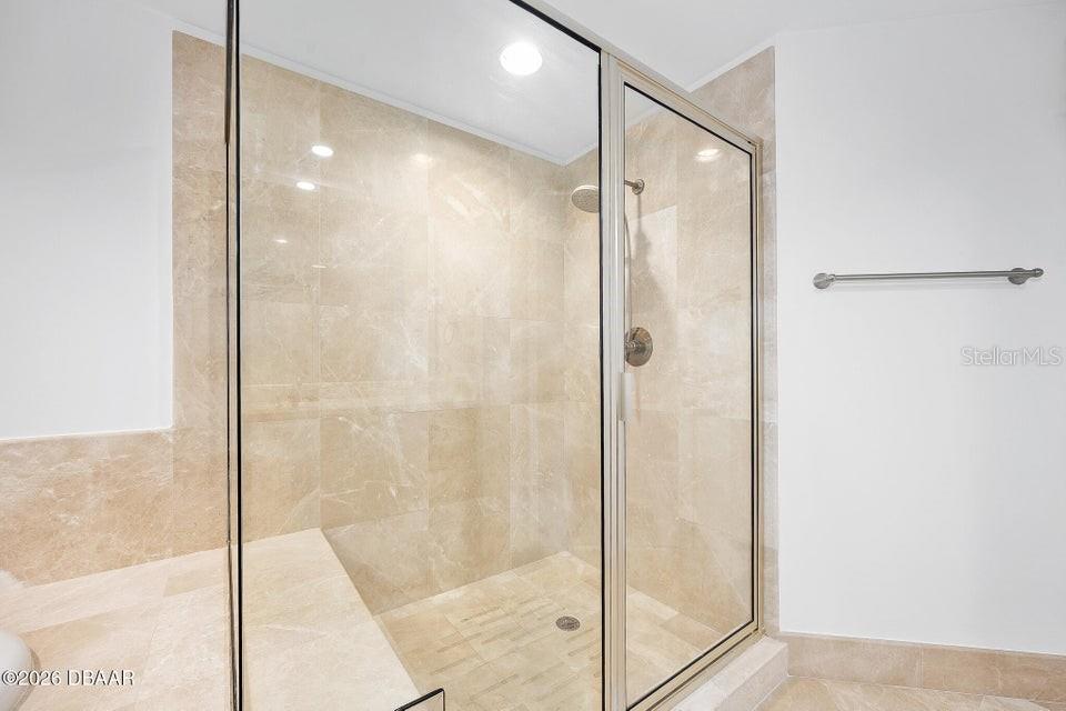 Image 16 of 54 For 231 Riverside Drive 604-1