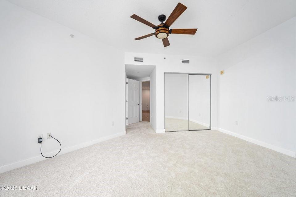 Image 18 of 54 For 231 Riverside Drive 604-1